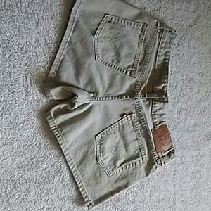 Levi's khaki shorts Jr. 7